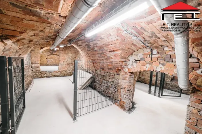 Prodej kanceláře, Frýdek-Místek, Zámecké nám., 89 m2