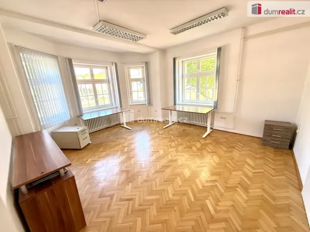 Pronájem kanceláře, Veltrusy, Palackého, 85 m2