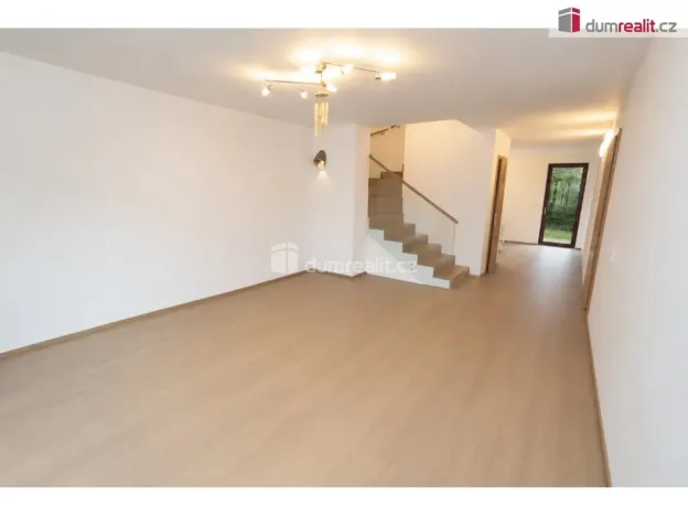 Pronájem rodinného domu, Praha - Dolní Chabry, Za Pískovnou, 168 m2