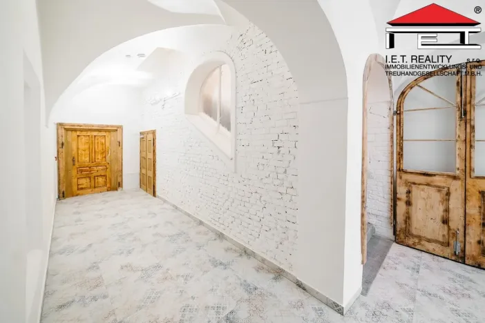 Prodej kanceláře, Frýdek-Místek, Zámecké nám., 74 m2