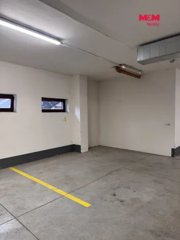 Prodej garážového stání, Špindlerův Mlýn, 12 m2