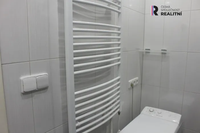 Pronájem bytu 2+1, Karlovy Vary - Rybáře, Majakovského, 54 m2