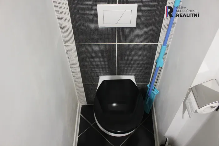 Pronájem bytu 2+1, Karlovy Vary - Rybáře, Majakovského, 54 m2