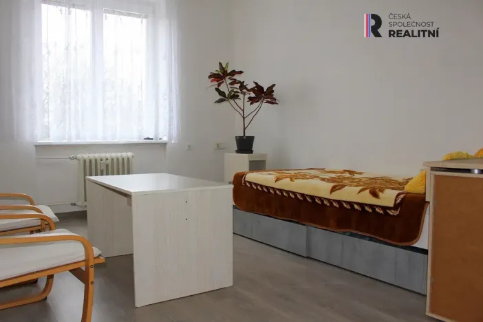 Pronájem bytu 2+1, Karlovy Vary - Rybáře, Majakovského, 54 m2