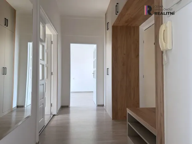 Pronájem bytu 2+1, Karlovy Vary - Rybáře, Majakovského, 54 m2