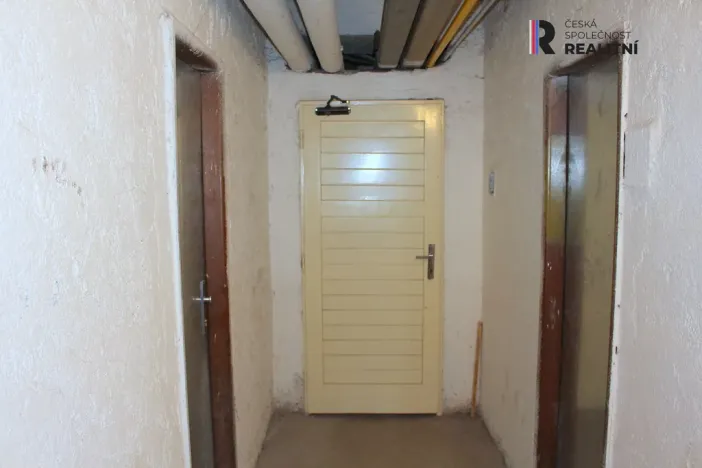 Pronájem bytu 2+1, Karlovy Vary - Rybáře, Majakovského, 54 m2