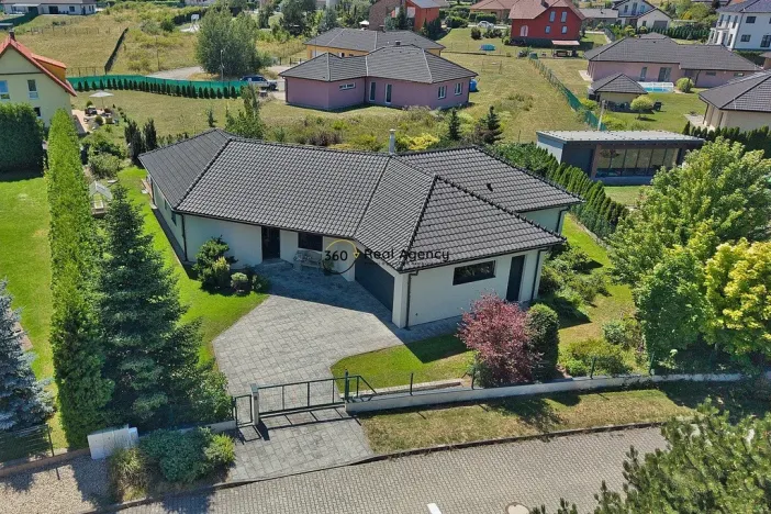 Prodej rodinného domu, Trnová, 214 m2