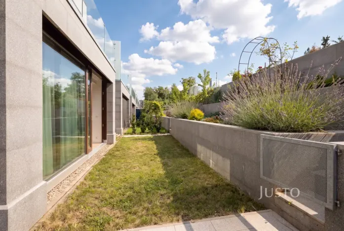 Prodej rodinného domu, Praha - Libuš, V Hrobech, 279 m2