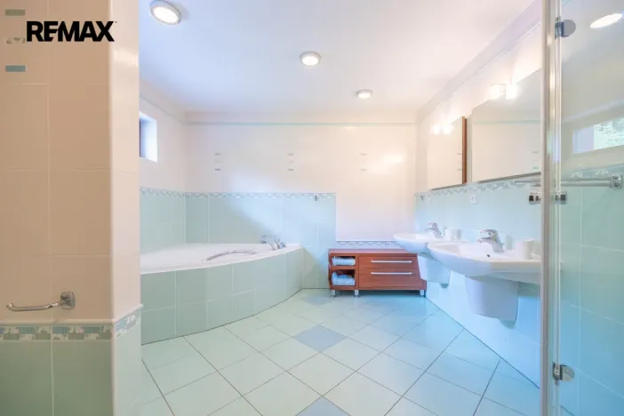Prodej vícegeneračního domu, Děpoltovice, 325 m2