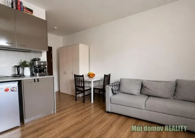 Pronájem bytu 1+kk, Praha - Hloubětín, Kukelská, 27 m2