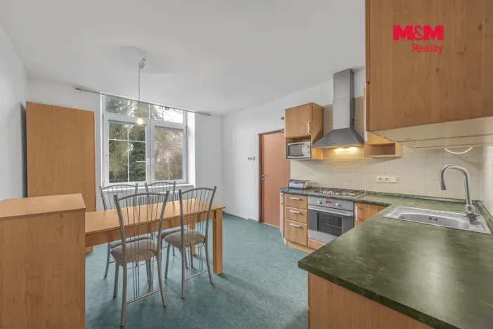 Prodej bytu 3+1, Jaroměř - Pražské Předměstí, Husova, 124 m2