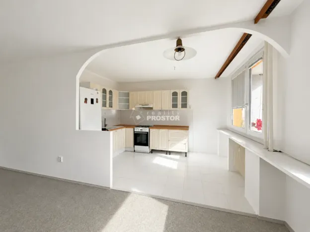 Prodej bytu 3+1, Praha - Prosek, Pískovcová, 77 m2