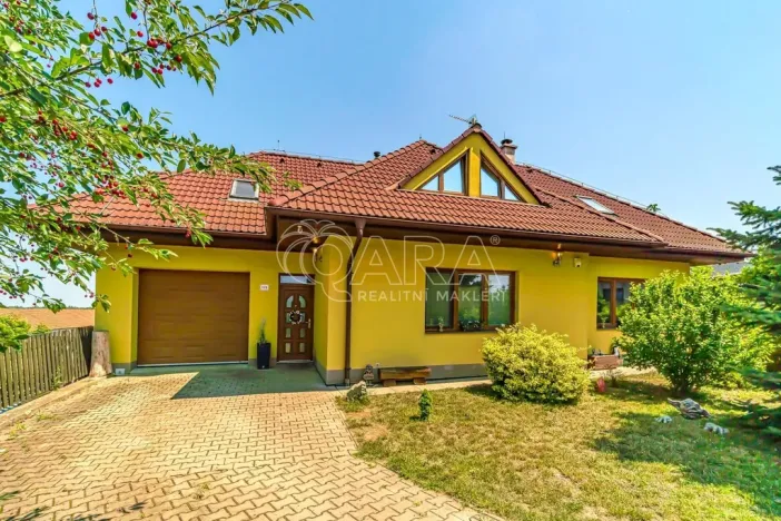 Prodej rodinného domu, Zlosyň, 209 m2