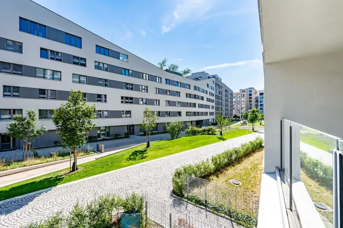 Pronájem bytu 2+kk, Praha - Karlín, U Mlýnského kanálu, 58 m2
