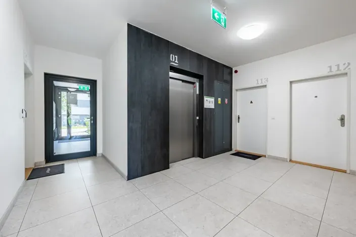 Pronájem bytu 2+kk, Praha - Karlín, U Mlýnského kanálu, 58 m2