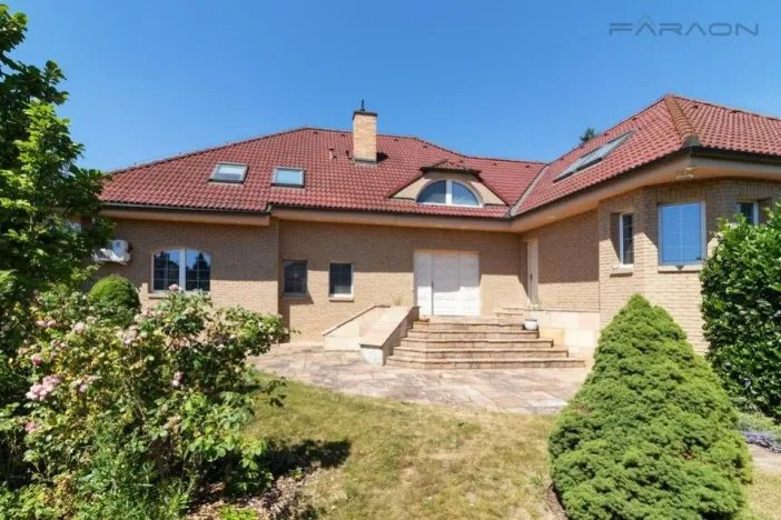 Pronájem kanceláře, Praha - Březiněves, Skřivánčí, 725 m2
