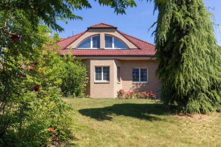 Pronájem kanceláře, Praha - Březiněves, Skřivánčí, 725 m2