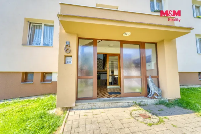 Prodej bytu 3+1, Borová Lada, 70 m2