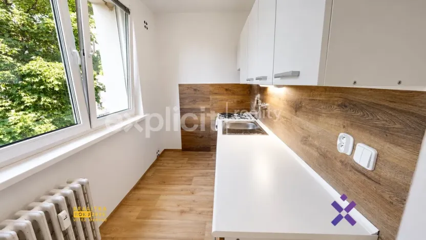 Pronájem bytu 1+1, Zlín, Dřevnická, 38 m2