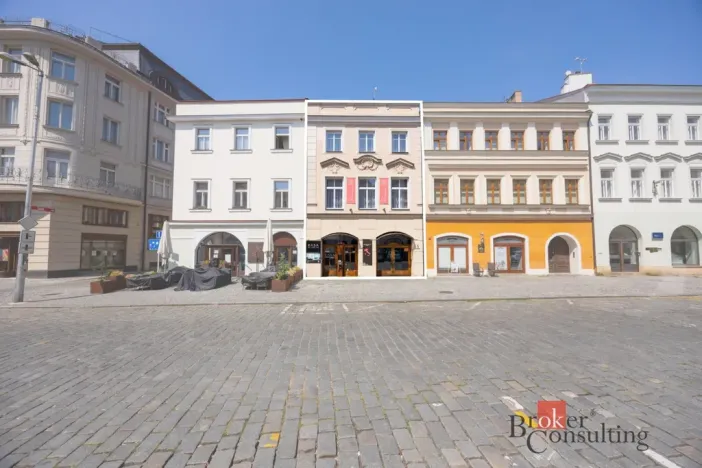 Pronájem restaurace, Hradec Králové, Velké náměstí, 700 m2
