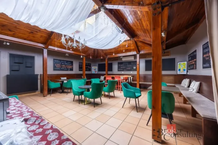 Pronájem restaurace, Hradec Králové, Velké náměstí, 700 m2