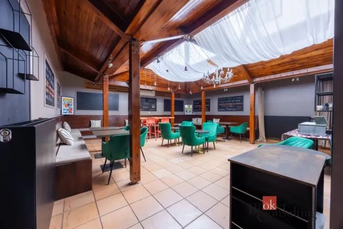 Pronájem restaurace, Hradec Králové, Velké náměstí, 700 m2