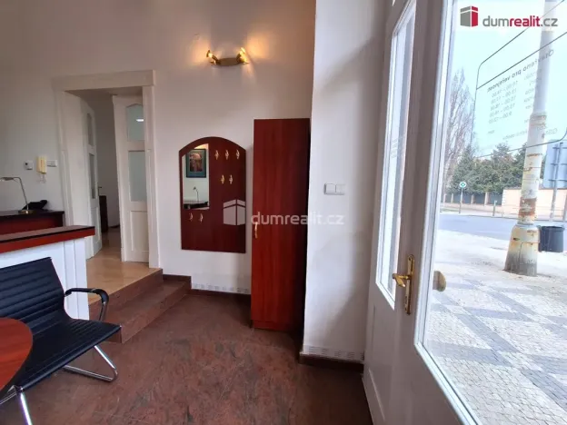 Pronájem kanceláře, Praha - Bubeneč, Bubenečská, 51 m2