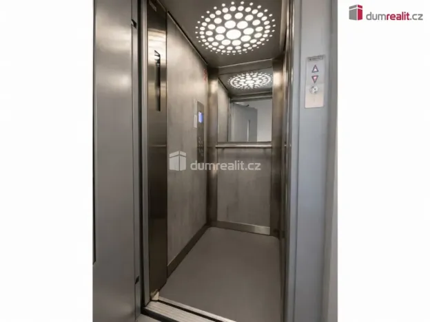 Prodej bytu 3+1, Praha - Dejvice, Eliášova, 82 m2