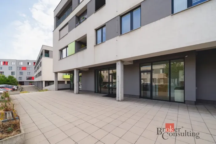 Prodej obchodního prostoru, Plzeň - Černice, Vltavínová, 86 m2