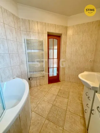 Prodej rodinného domu, Staré Město, 220 m2