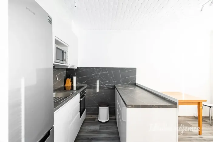 Pronájem bytu 3+1, Praha - Kobylisy, Taussigova, 67 m2