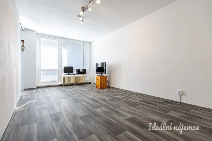 Pronájem bytu 3+1, Praha - Kobylisy, Taussigova, 67 m2