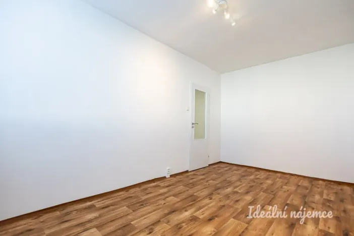Pronájem bytu 3+1, Praha - Kobylisy, Taussigova, 67 m2