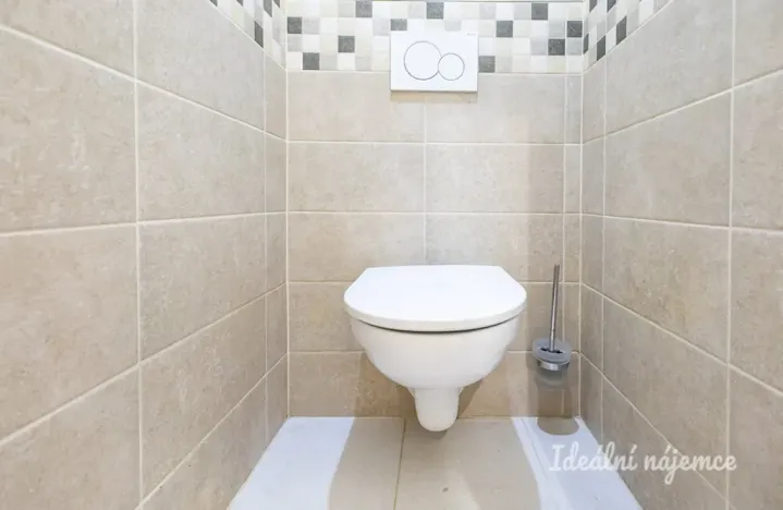 Pronájem bytu 3+1, Praha - Kobylisy, Taussigova, 67 m2