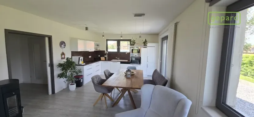 Prodej rodinného domu, Mojné, 99 m2