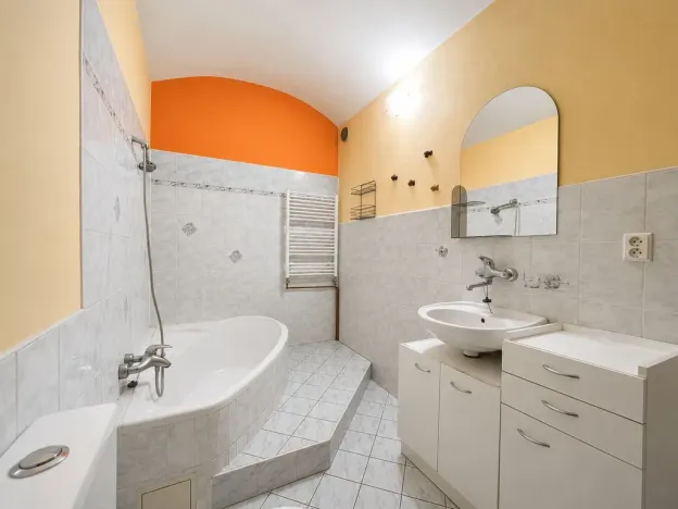 Pronájem bytu 2+1, Bělá pod Bezdězem, Masarykovo náměstí, 90 m2