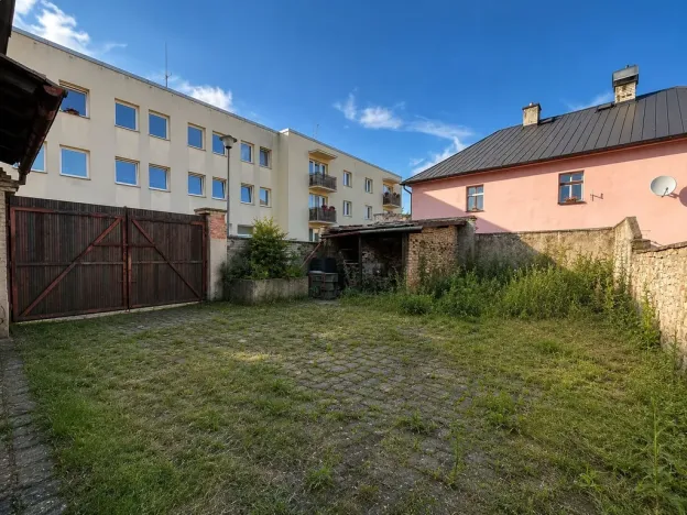 Pronájem bytu 2+1, Bělá pod Bezdězem, Masarykovo náměstí, 90 m2