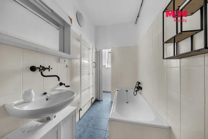 Prodej bytu 3+kk, Úpice, Svornosti, 170 m2