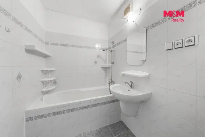 Prodej bytu 2+1, Benešov nad Ploučnicí, Sídliště, 56 m2