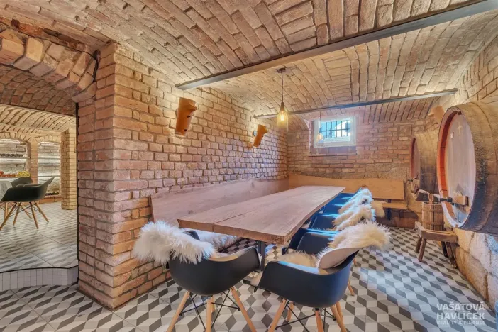 Pronájem obchodního prostoru, Chrudim, V Hliníkách, 171 m2