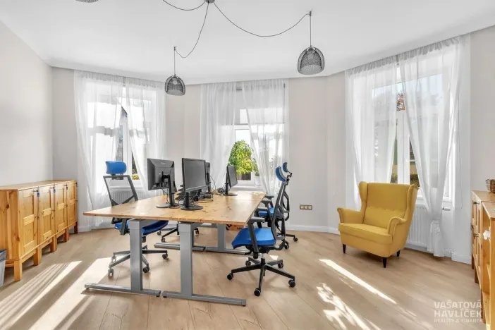 Pronájem obchodního prostoru, Chrudim, V Hliníkách, 171 m2