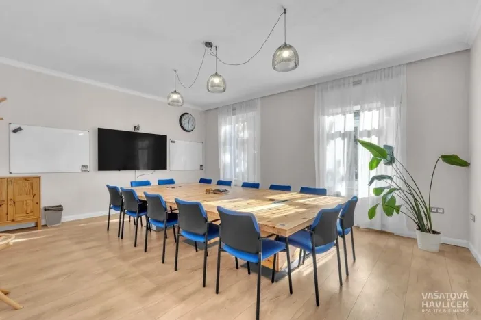 Pronájem obchodního prostoru, Chrudim, V Hliníkách, 171 m2