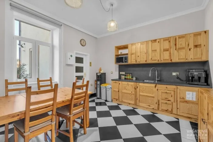Pronájem obchodního prostoru, Chrudim, V Hliníkách, 171 m2