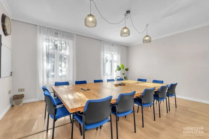 Pronájem obchodního prostoru, Chrudim, V Hliníkách, 171 m2