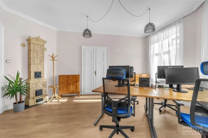 Pronájem obchodního prostoru, Chrudim, V Hliníkách, 171 m2