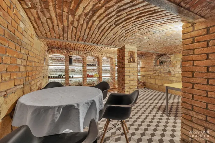 Pronájem obchodního prostoru, Chrudim, V Hliníkách, 171 m2