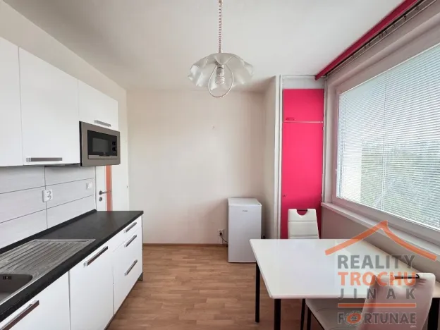 Prodej bytu 1+1, Hradec Králové, třída Edvarda Beneše, 40 m2