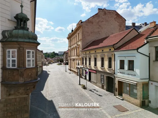 Pronájem restaurace, Ivančice, Tesařovo náměstí, 2319 m2