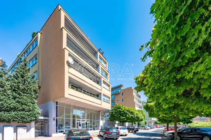 Pronájem bytu 1+kk, Praha - Troja, Vřesová, 34 m2