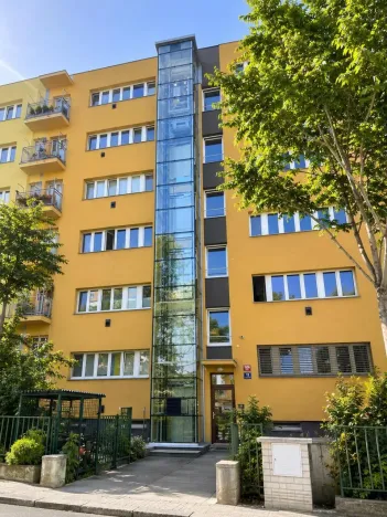 Prodej bytu 2+kk, Praha - Holešovice, U městských domů, 49 m2